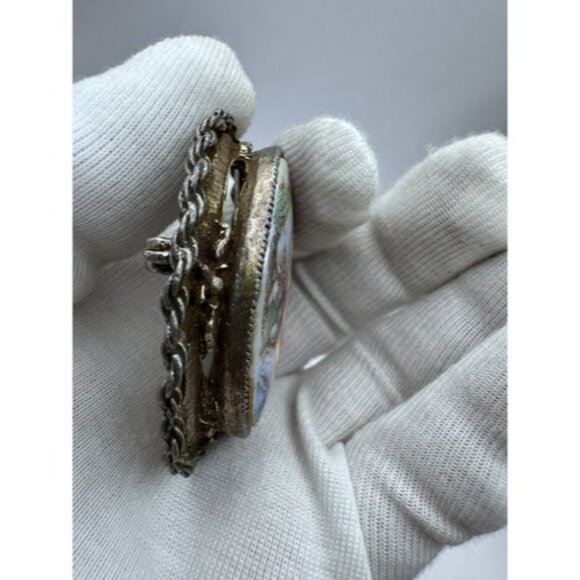 Vintage Brooch Ornate Porcelain Gold Tone Portrait Lovely Lady Unbranded - Picture 12 of 13